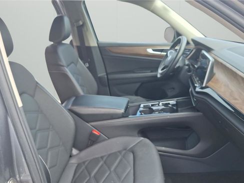 Used 2024 Volkswagen Atlas SE FWD image 14