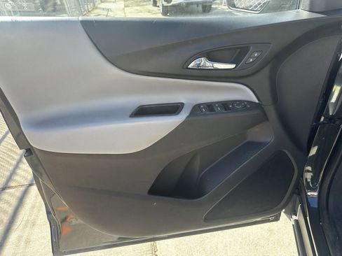 Used 2020 Chevrolet Equinox LT image 9