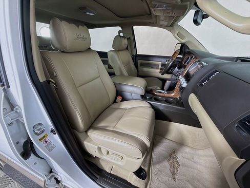 Used 2010 Toyota Tundra Limited image 29