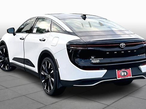 New 2025 Toyota Crown Platinum image 12