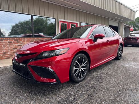 Used 2023 Toyota Camry SE FWD image 6