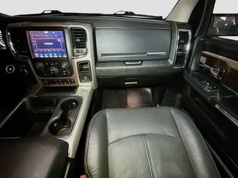 Used 2018 RAM 2500 Laramie w/ Convenience Group AWD/4WD image 33