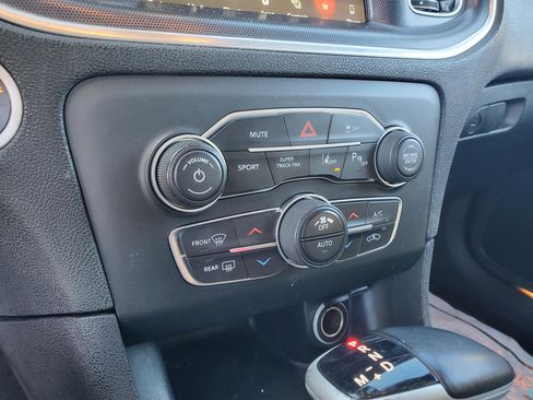 Used 2018 Dodge Charger R/T Scat Pack image 30