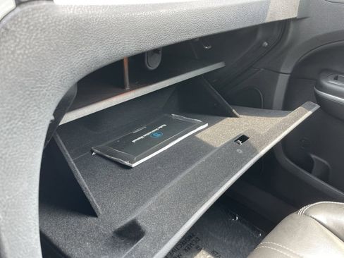 Certified 2022 Chrysler 300 S image 19