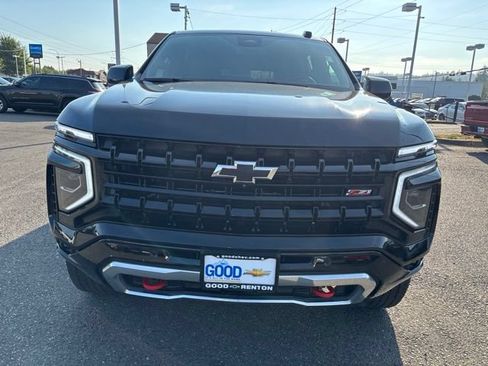Used 2025 Chevrolet Suburban Z71 AWD/4WD image 8