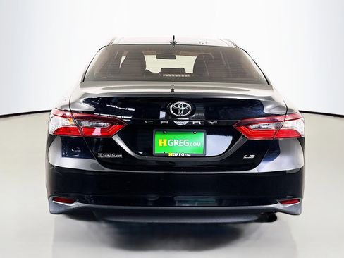 Used 2021 Toyota Camry LE image 8