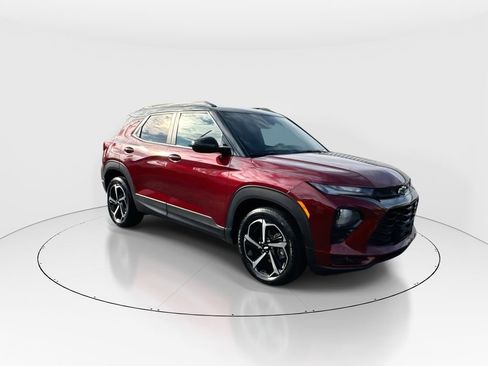 Used 2023 Chevrolet TrailBlazer RS w/ Convenience Package image 2