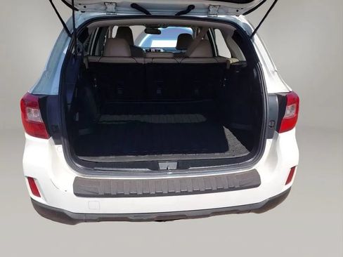 Used 2016 Subaru Outback 2.5i Limited AWD/4WD image 9