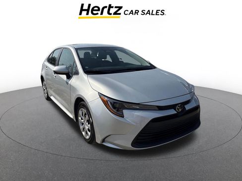 Used 2025 Toyota Corolla LE image 1