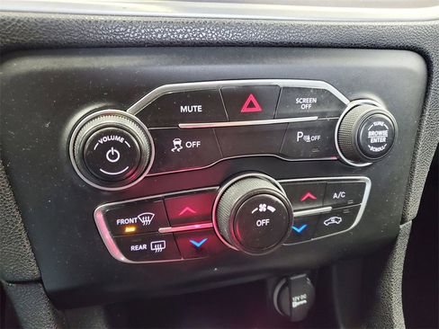 Used 2020 Dodge Charger SXT w/ Leather Interior Group image 22