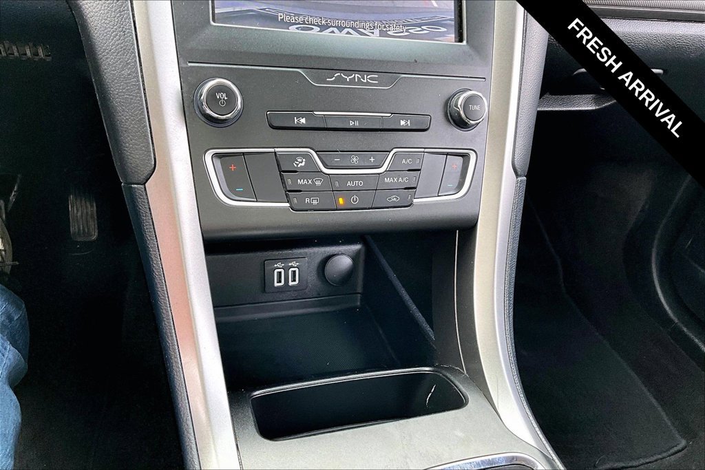Used 2020 Ford Fusion SE FWD image 8