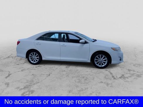 Used 2013 Toyota Camry XLE w/ Leather Pkg FWD image 2