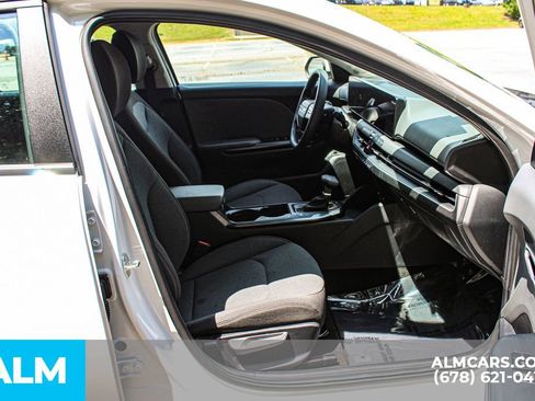 Used 2025 Kia K4 FWD image 21