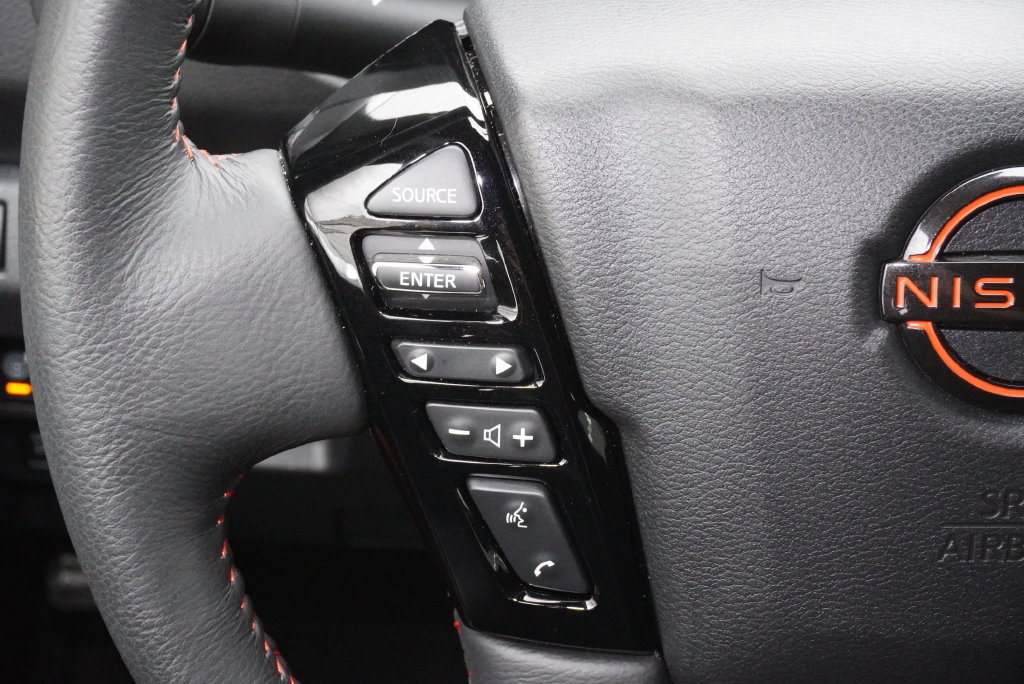 Used 2025 Nissan Frontier PRO-4X AWD/4WD image 20