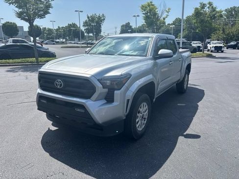 Used 2024 Toyota Tacoma SR5 RWD image 4