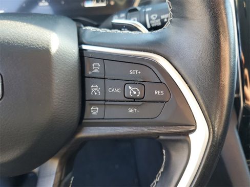 Used 2021 Jeep Grand Cherokee L Limited image 19