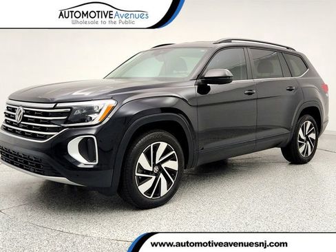 Used 2024 Volkswagen Atlas SE image 1