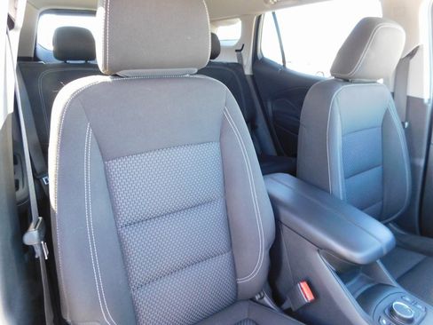 Used 2023 GMC Terrain SLE w/ Driver Convenience Package image 19