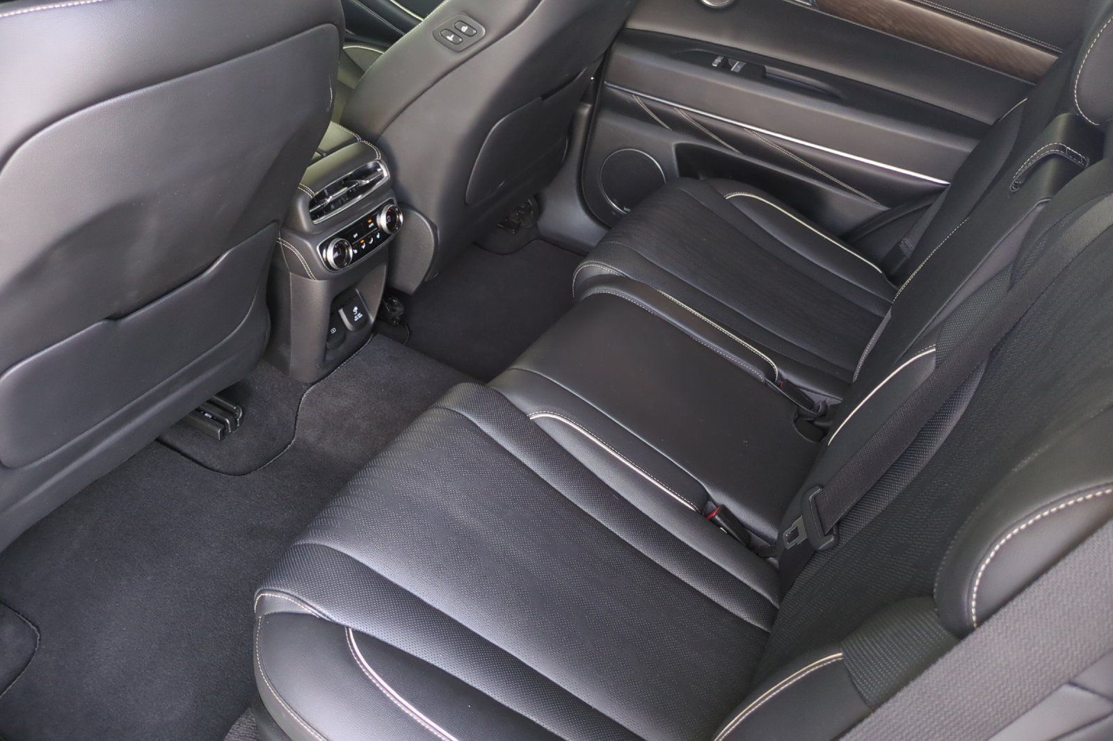 Used 2023 Genesis GV80 3.5T w/ Advanced Package AWD/4WD image 13