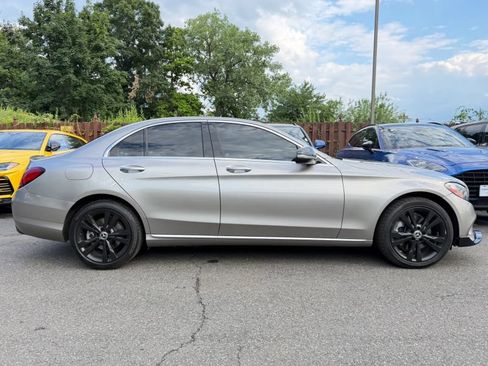 Used 2019 Mercedes-Benz C 300 4MATIC Sedan image 5