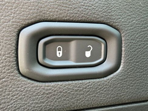 Used 2021 Jeep Wrangler Unlimited Rubicon AWD/4WD image 19
