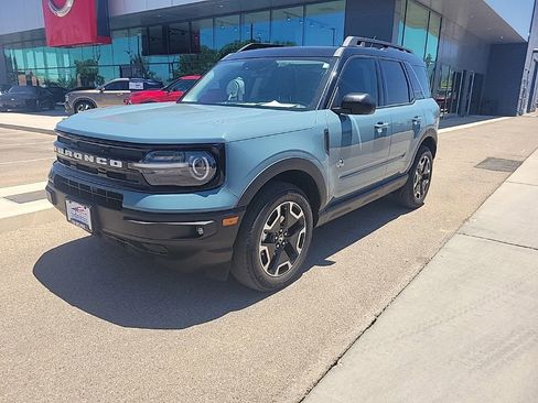 Used 2023 Ford Bronco Sport Outer Banks w/ Tech Package AWD/4WD image 3