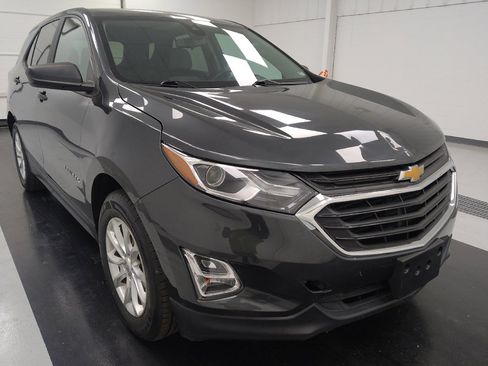 Used 2020 Chevrolet Equinox LS w/ LS Convenience Package FWD image 14