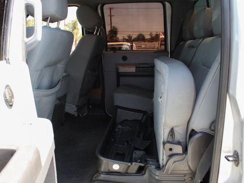 Used 2014 Ford F250 XLT w/ XLT Interior Package image 29