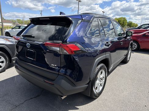 Certified 2020 Toyota RAV4 XLE w/ XLE Grade Weather Package AWD/4WD image 7