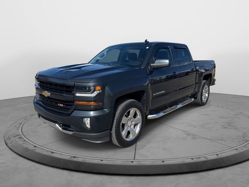 Used 2018 Chevrolet Silverado 1500 LT w/ All Star Edition image 3