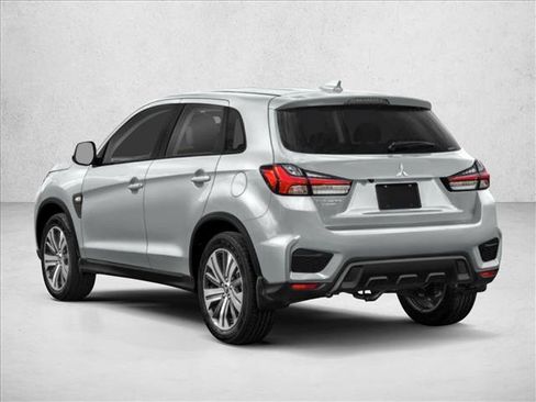 Used 2024 Mitsubishi Outlander SE image 14