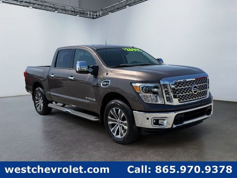 Used 2017 Nissan Titan SL w/ SL Towing Convenience Package AWD/4WD image 1