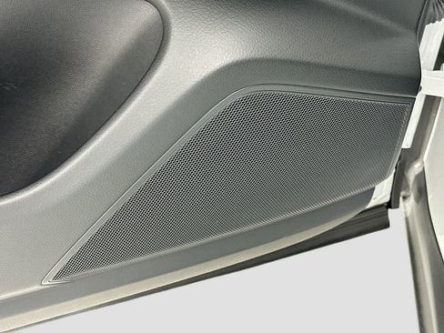 Certified 2024 Porsche Cayenne AWD/4WD image 20
