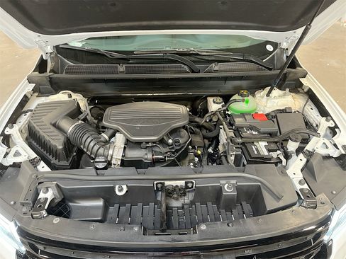 Used 2023 GMC Acadia AT4 w/ Preferred Package image 33