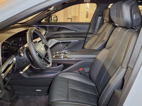 New 2026 Cadillac Lyriq Premium Luxury AWD/4WD image 15