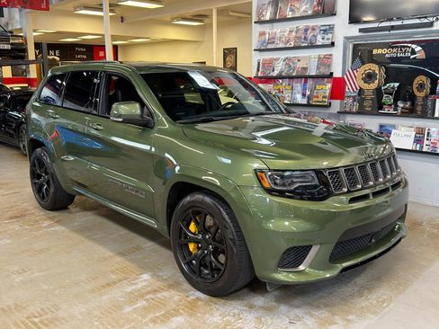 Used 2021 Jeep Grand Cherokee Trackhawk w/ Trailer Tow Group IV AWD/4WD image 4