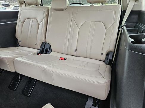 Used 2024 Ford Expedition Limited image 21