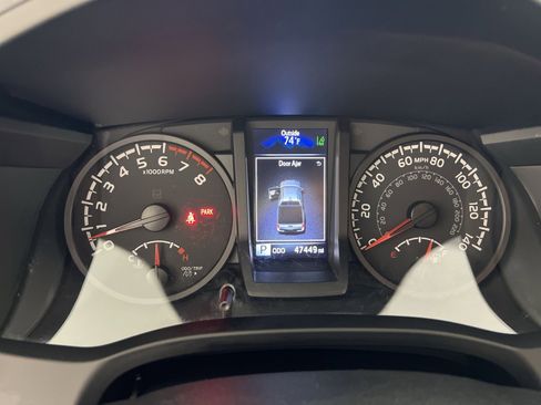 Used 2023 Toyota Tacoma SR image 15