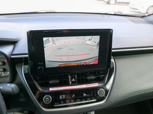 Used 2024 Toyota Corolla Cross AWD Hybrid image 17