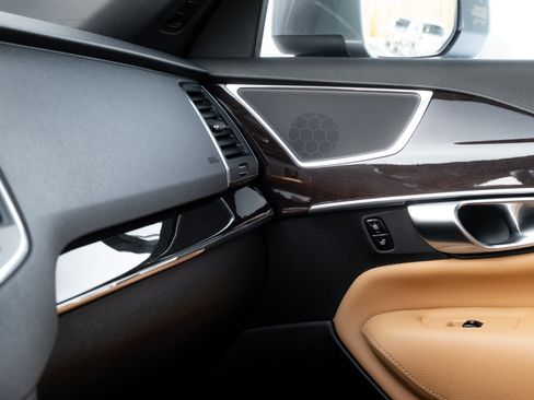 Used 2019 Volvo XC90 T6 Momentum image 15