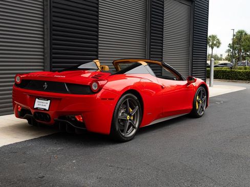 Used 2015 Ferrari 458 Spider RWD image 4