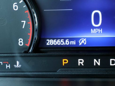 Certified 2024 Ford Explorer XLT RWD image 36