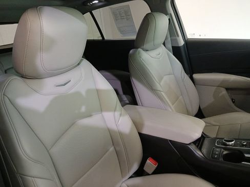 Used 2022 Cadillac XT4 Premium Luxury w/ Technology Package AWD/4WD image 14