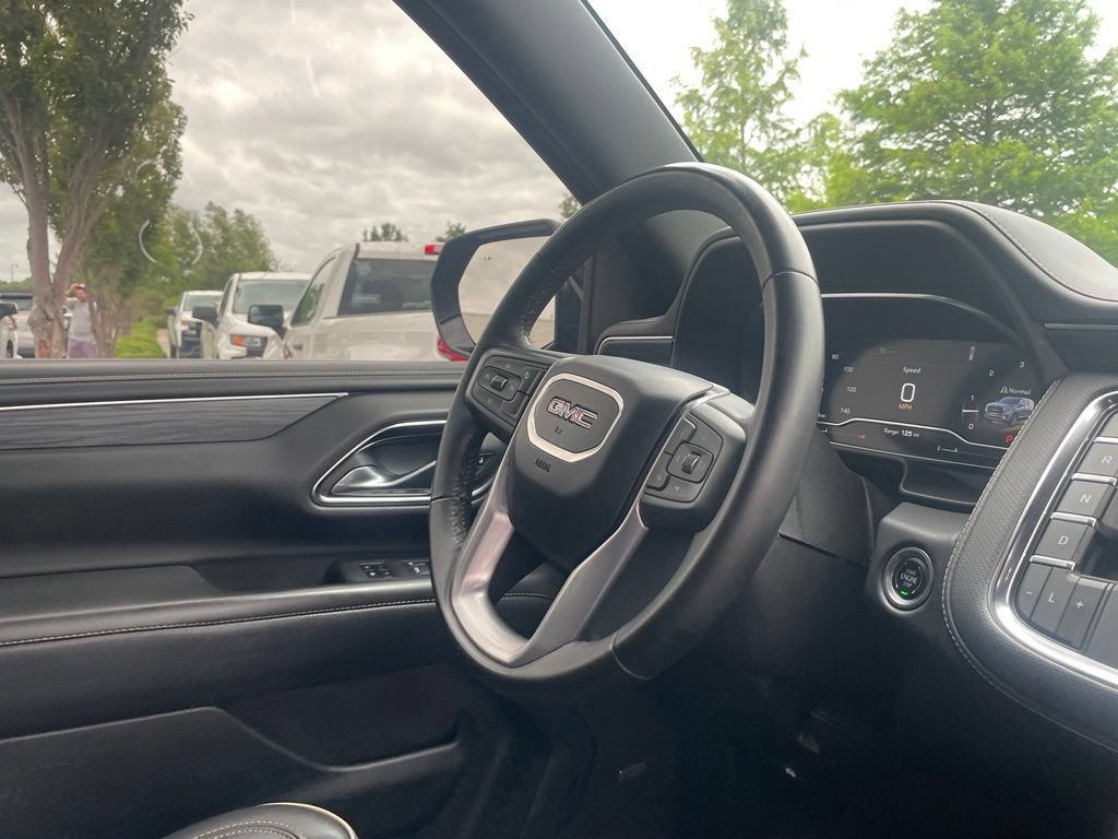 Used 2024 GMC Yukon SLT AWD/4WD image 28
