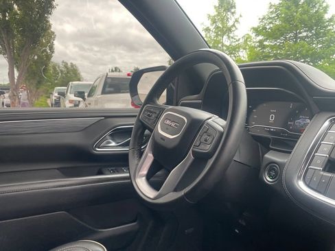 Used 2024 GMC Yukon SLT AWD/4WD image 28
