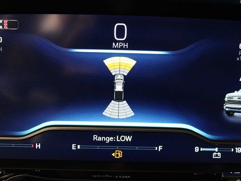 Used 2024 Chevrolet Silverado 1500 RST w/ Convenience Package II RWD image 16