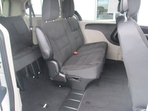 Used 2014 Dodge Grand Caravan American Value Package FWD image 13