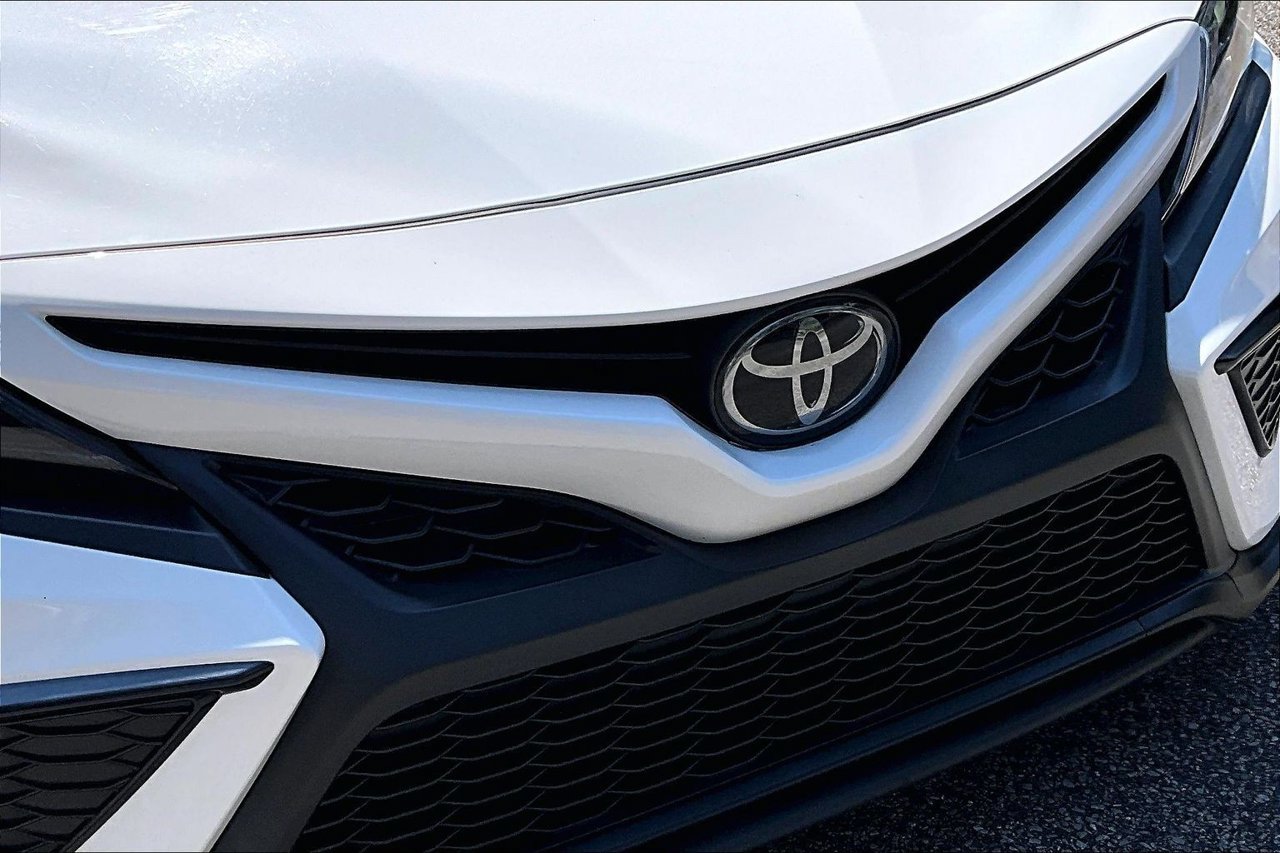 Used 2023 Toyota Camry SE FWD image 29