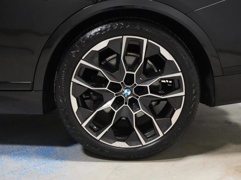 Used 2024 BMW X7 xDrive40i w/ Executive Package image 43