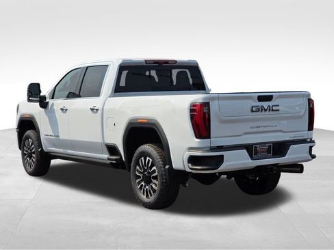 New 2026 GMC Sierra 2500 Denali Ultimate AWD/4WD image 3